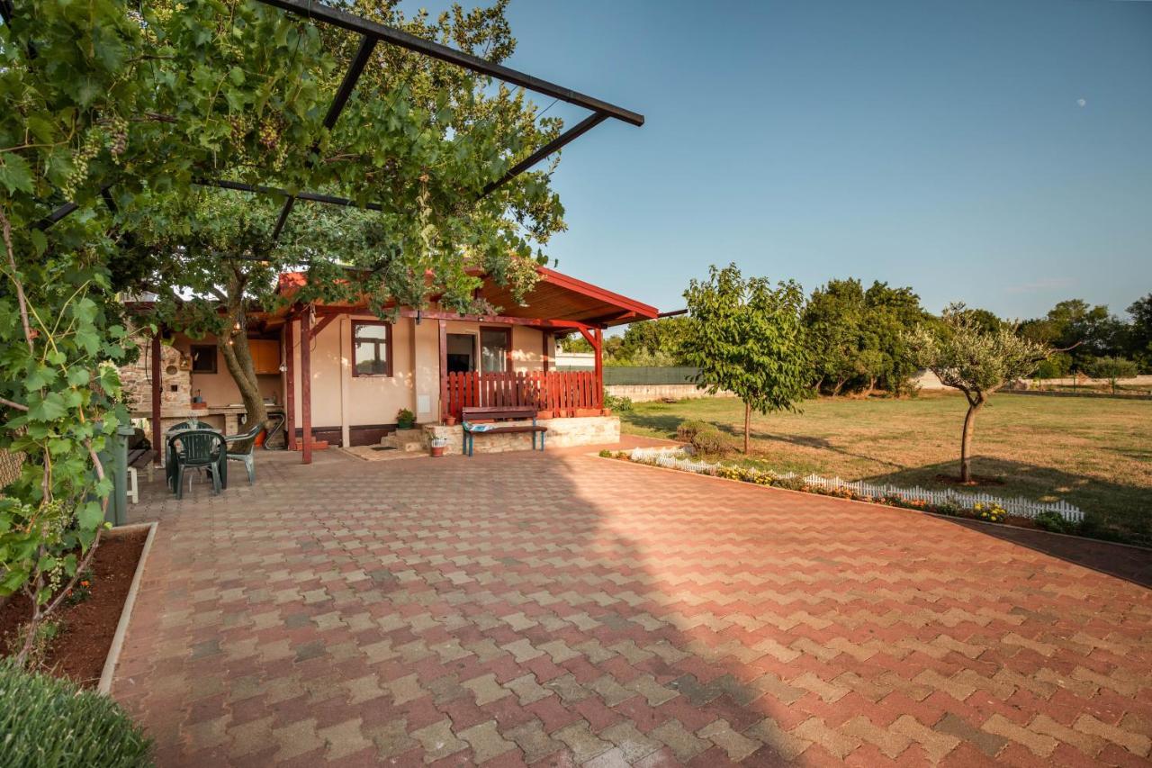 Villa Funny House à Pula Extérieur photo