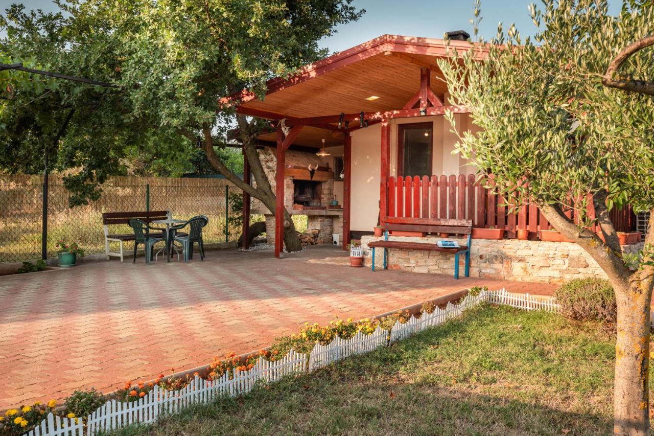 Villa Funny House à Pula Extérieur photo